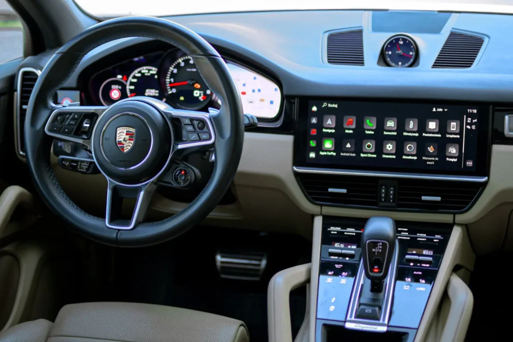 porsche cayenne s kokpit