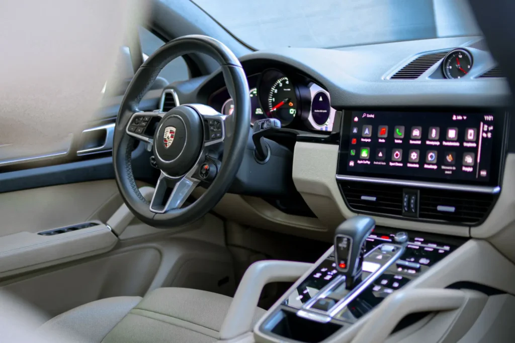 porsche cayenne s środek