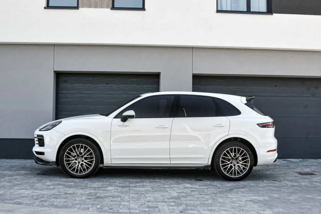 porsche cayenne s widok z boku