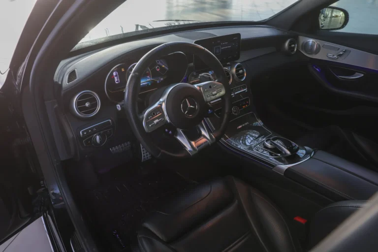 mercedes c63s amg środek kokpit