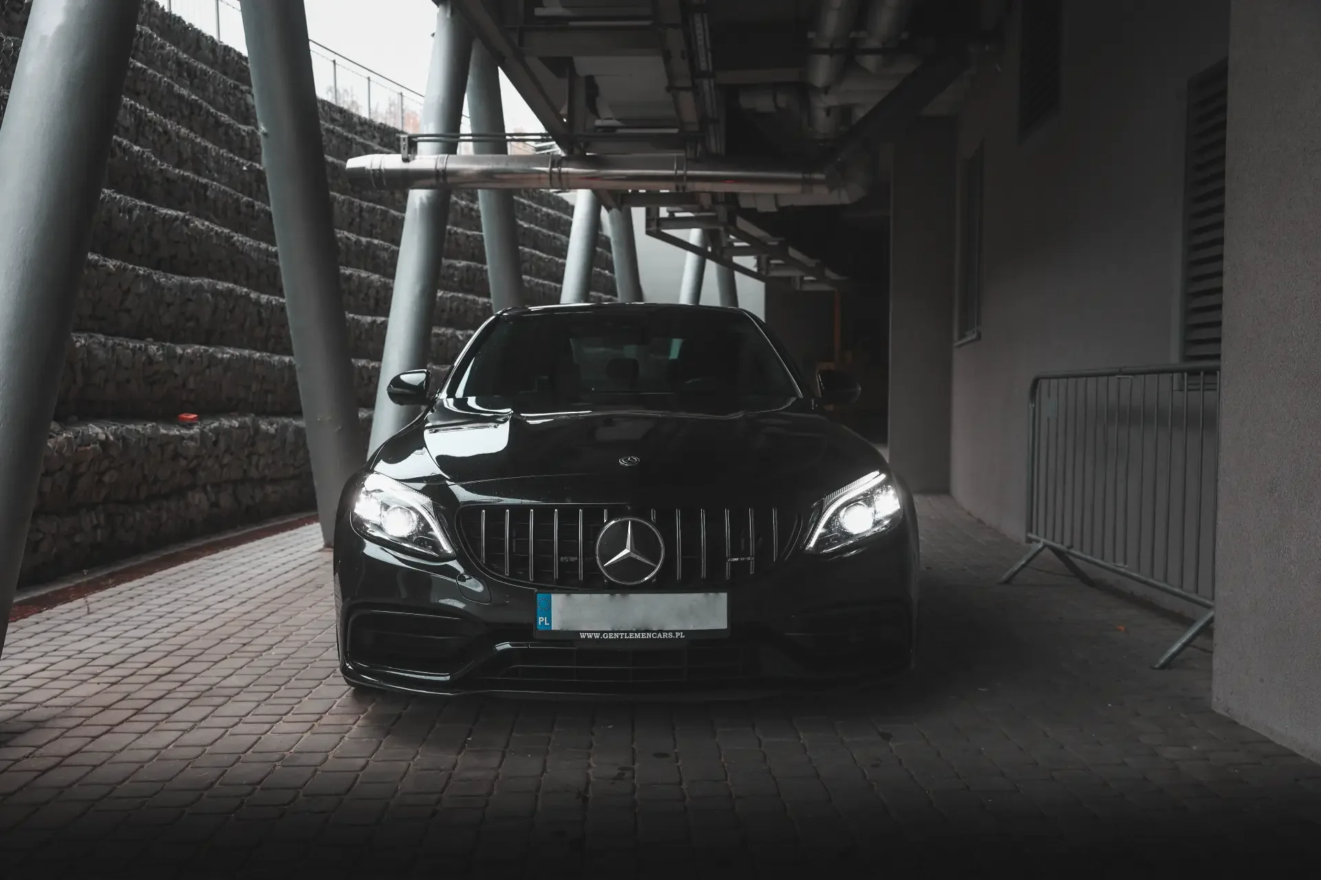 wynajem mercedes c63s amg